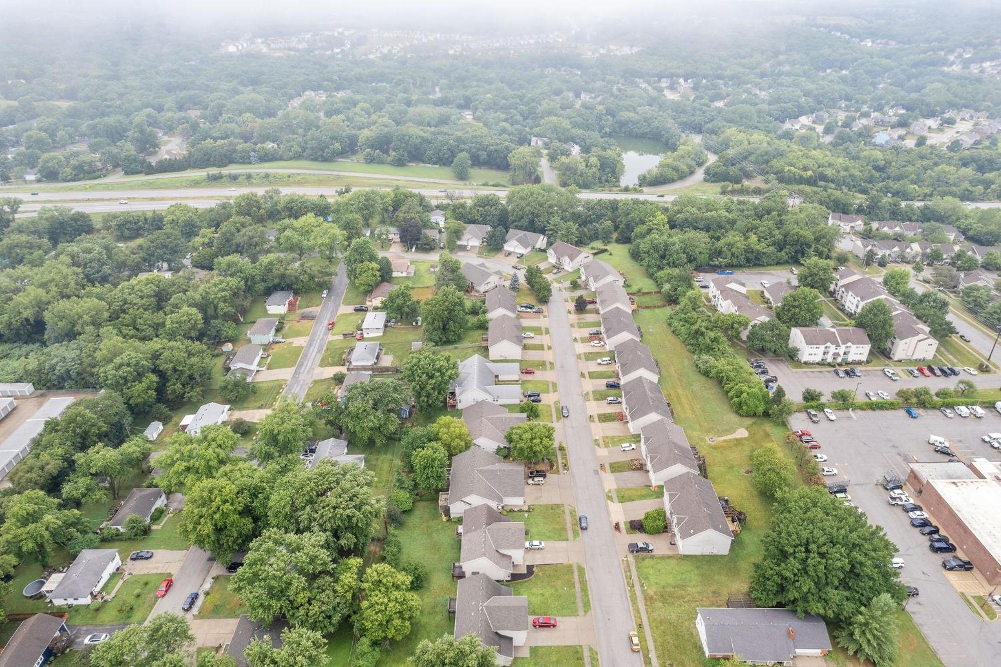 Beautiful Townhome 11 Minutes To Downtown Townhouse Kansas City Exterior photo