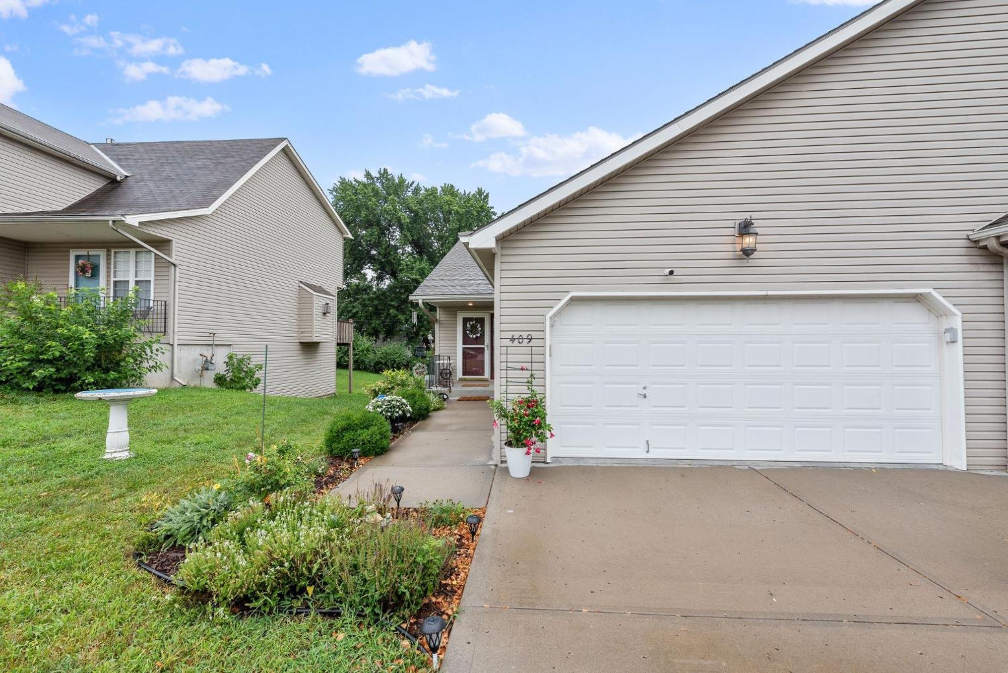 Beautiful Townhome 11 Minutes To Downtown Townhouse Kansas City Exterior photo